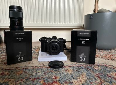 Om System Om-5 (olympus) + Lenses