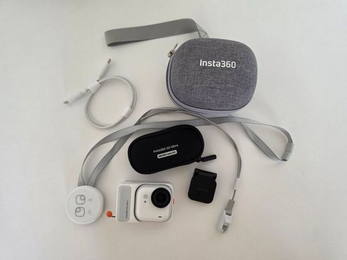insta360 Go Ultra White Edition + Micro Lens Kit