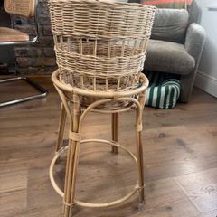 wicker plant pot
