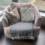 Sofa and spinning chair Image 3