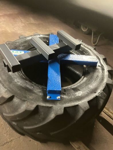 Silage wheel pushers