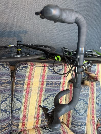 Carbon bike Cannondale Synapse size 56