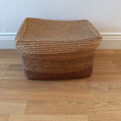 Rattan basket with lid