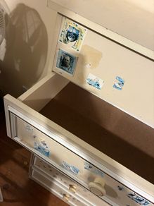 Chest of drawers