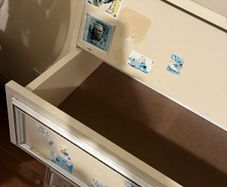 Chest of drawers