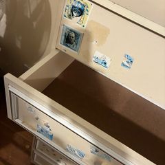 Chest of drawers