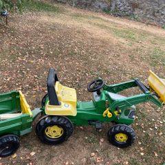 john Deere pedal tractor