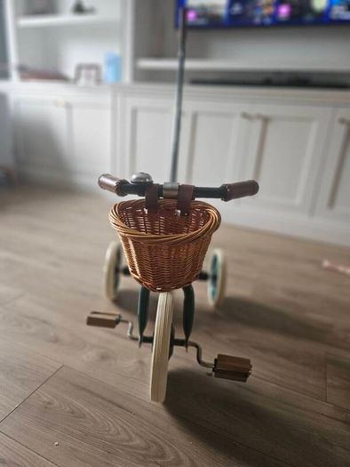Banwood Green Trike. Barely used, stored and used inside.