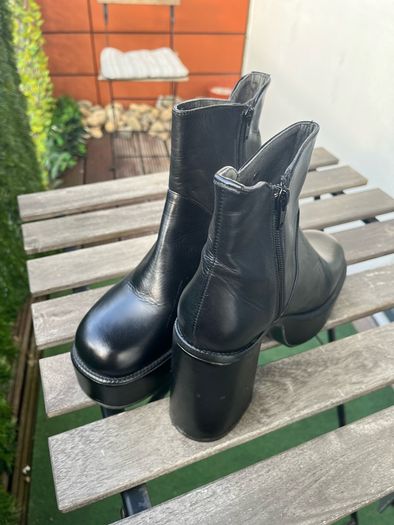 Gorgeous Buffalo London Ankle Boots