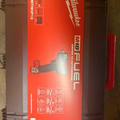 Milwaukee M18 FUEL Mid-Torque Impact Wrench Kit