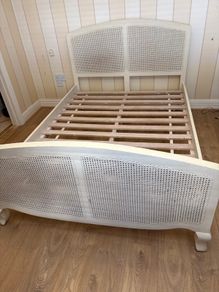 Double bed and matching lockers