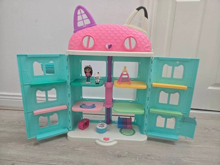 Gabby's Dollhouse