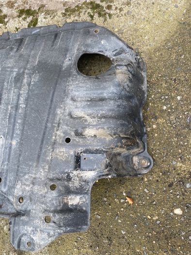 Toyota Hiace Engine Drip Tray - Belly pan - Cover