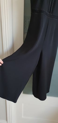 NEW LOOK black cropped leg jumpsuit Sz 10