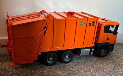 Bruder bin truck