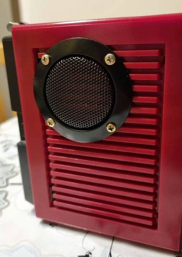From 1985   Philips D8254, Made in Austria. Only Radio working.