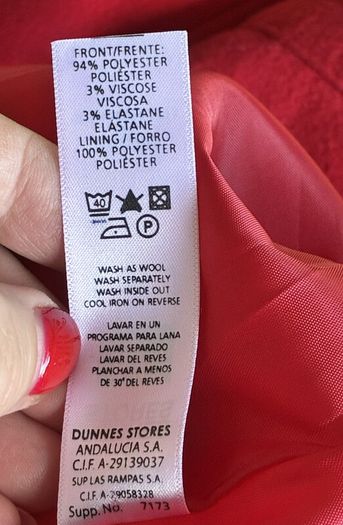 Reduced Ladies Fully Lined Red Coat from Dunnes Stores. Size UK 14 / EU 42