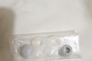 noise cancelling ear buds 3 pairs different sizes white grey