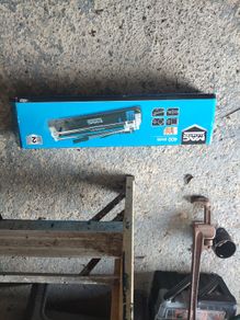 Tile cutter