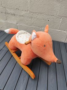 Rocking fox