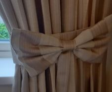 Curtains and roman blind