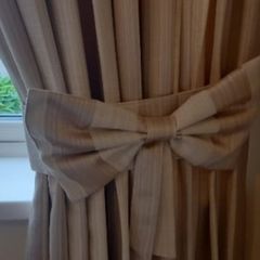 Curtains and roman blind