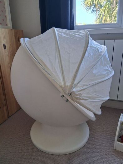 Ikea egg chair kids (ps lomsk)