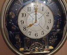 Seiko Melody in Motion Wall Clock
