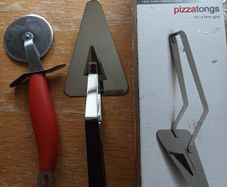 Pizza tongs + pizza cutter wheel