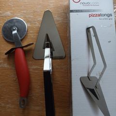 Pizza tongs + pizza cutter wheel
