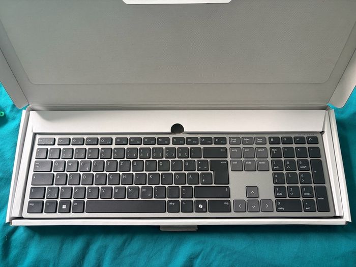 Dell Bluetooth keyboard KB700 German layout