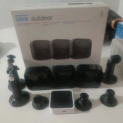 Blink outdoor camera's and sync module plus brackets