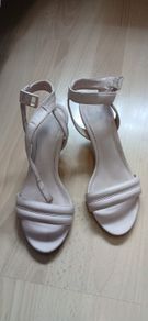 Ladies sandal