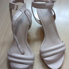 Ladies sandals