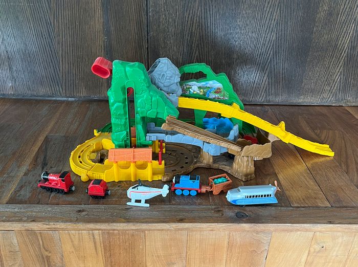 Fisher-Price Thomas the Train Take-n-Play Jungle Quest