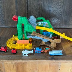 Fisher-Price Thomas the Train Take-n-Play Jungle Quest