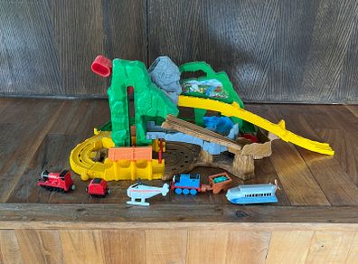 Fisher-Price Thomas the Train Take-n-Play Jungle Quest