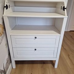 baby changing table
