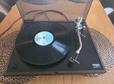 Rega Planar 2 Turntable