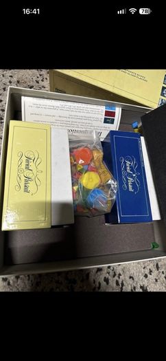 Trivial Pursuit family edition
