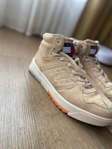 Tommy Hilfiger Trainers (Tan) - 6 &1/2 UK