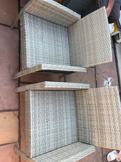 garden table and chairs