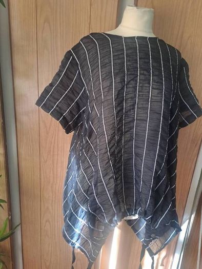 Wendy Trendy asymmetric tunic top