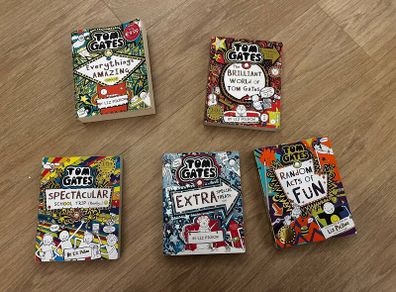 5 Tom Gates Books by Liz Pichon