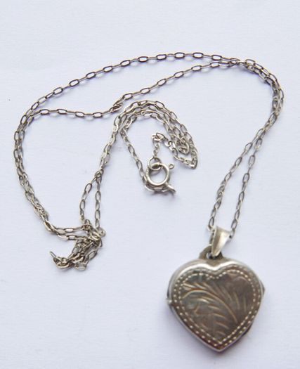 Vintage Solid 925 Sterling Silver Dual Photo Heart Locket Necklace length 20" - 3,4g