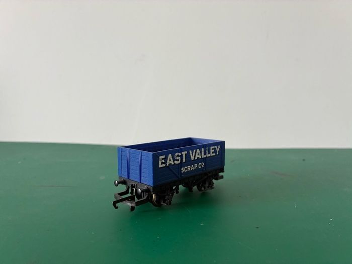 Hornby 7 plank mineral wagon H652