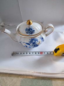 Lovely Vintage Small Tea Pot / Hot Milk Pot.