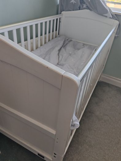 Cot bed