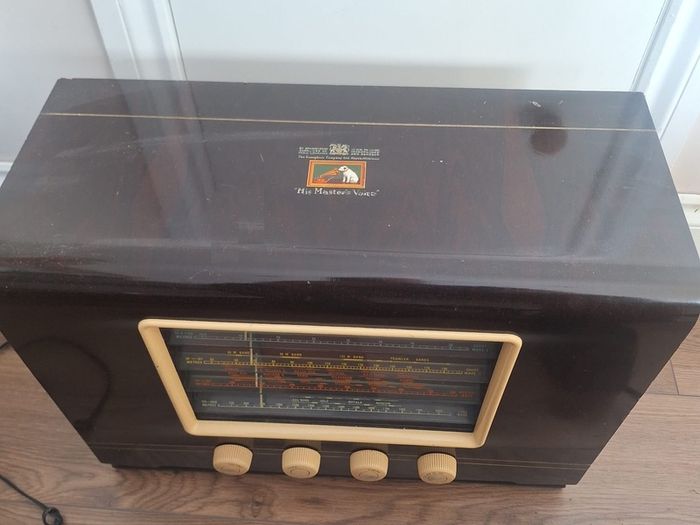 Vintage HMV Model 1124 Radio from the 1950's