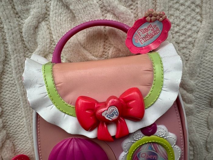 2006 My Little Pony Fancy Fashions Boutique Purse House Playset, Purse Only Used Please look at the pictures